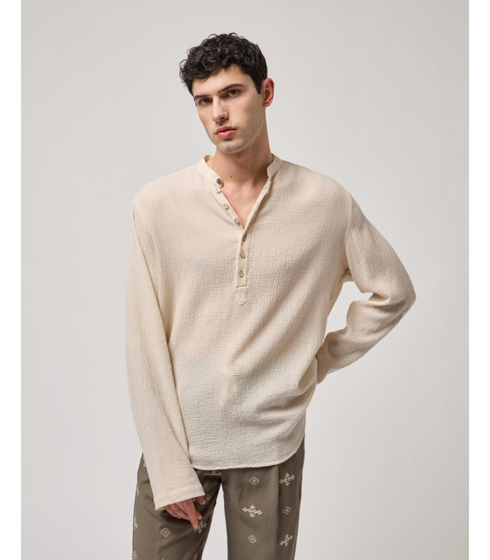 CAMISA TEXTURADA COM GOLA PADRE GIANNI LUPO