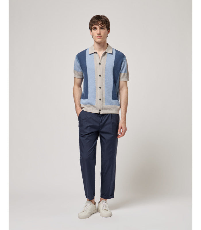 POLO DE MALHA TRICOT COM PADRÃO GEOMÉTRICO AZUL GIANNI LUPO