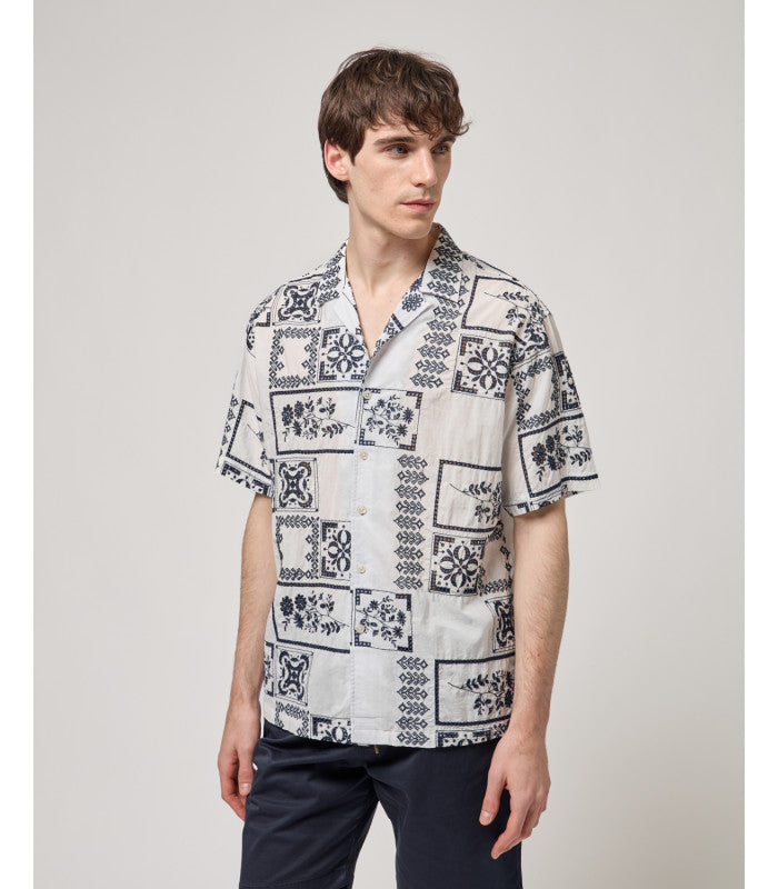 CAMISA BRANCA COM BORDADO INGLÊS AZUL GIANNI LUPO