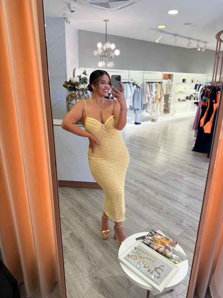 VESTIDO AMARELO TECIDO RENDADO PONTO CHIC