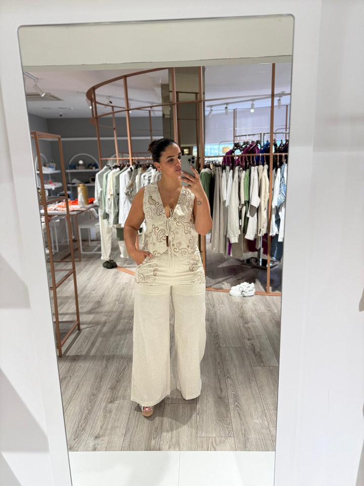 CONJUNTO EM LINHO COLETE E PANTALONA PONTO CHIC