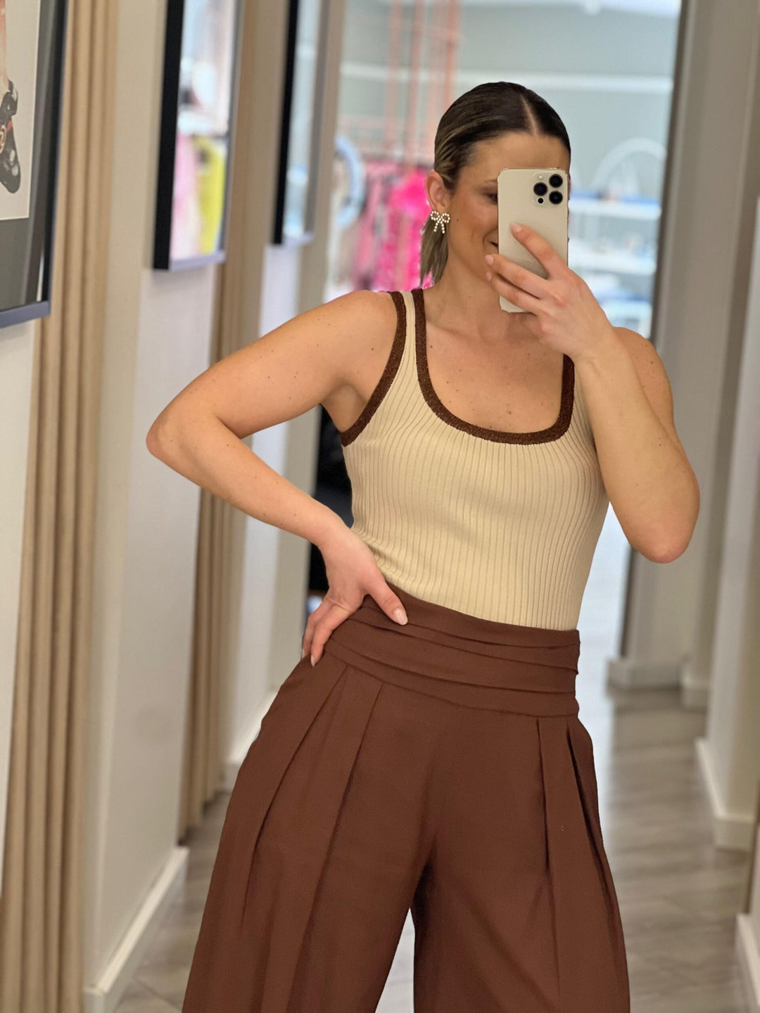 PANTALONA COM FRANZIDO CASTANHO ESCURO GAELLE PARIS