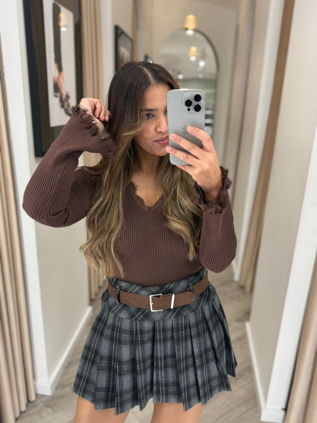 SAIA CURTA XADREZ CINZA PONTO CHIC