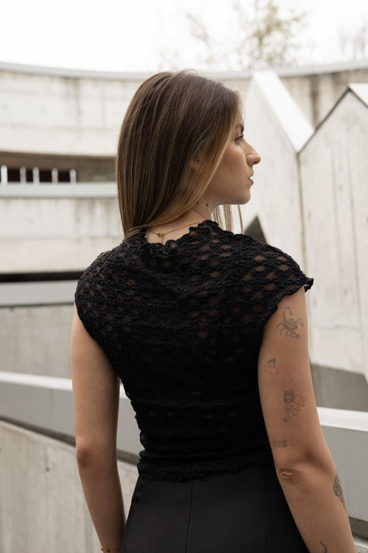 CAMISOLA PRETO TECIDO TRANSPARÊNCIA PONTO CHIC