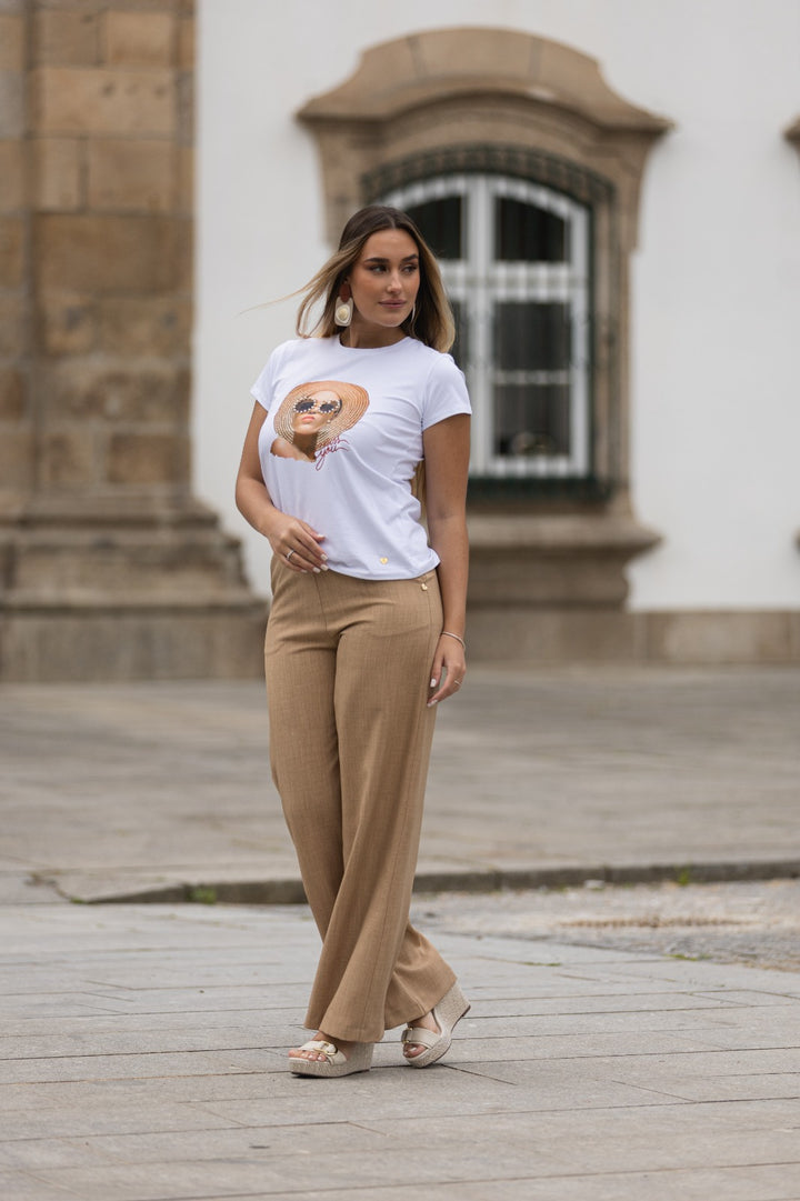 T-SHIRT COM ESTAMPADO E APLICAÇÕES MISS YOU
