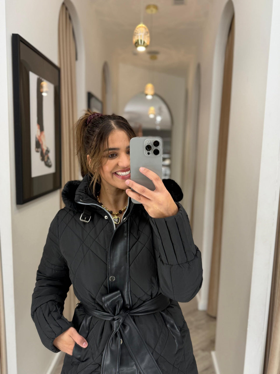 CASACO ACOLCHOADO PRETO COM PELO PONTO CHIC