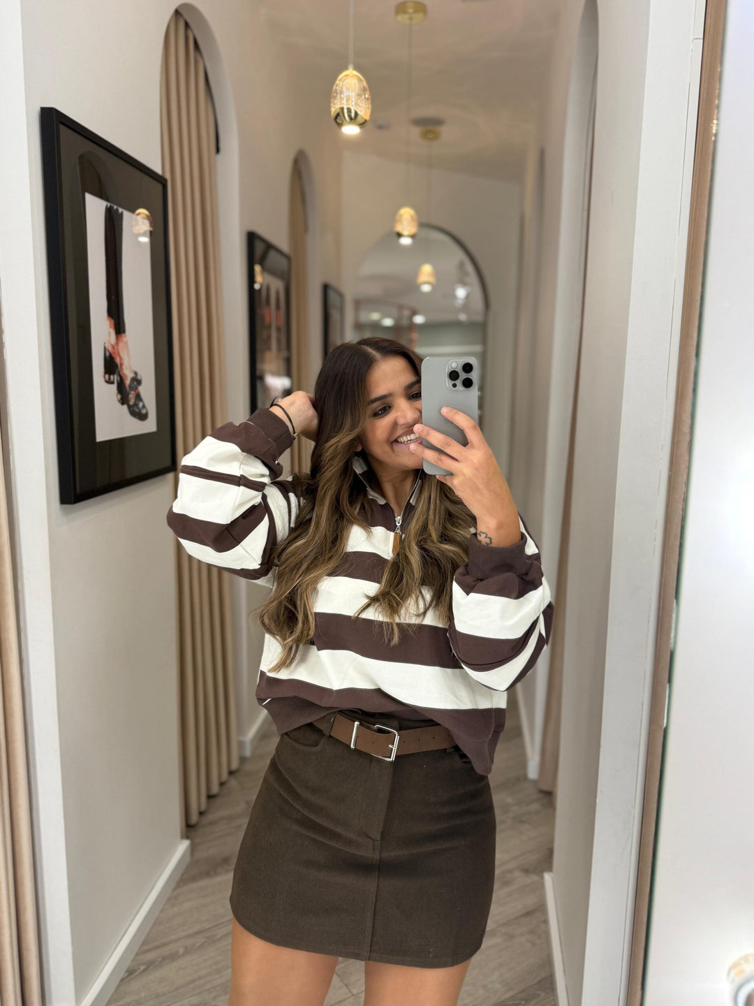 SAIA CASTANHA CURTA PONTO CHIC