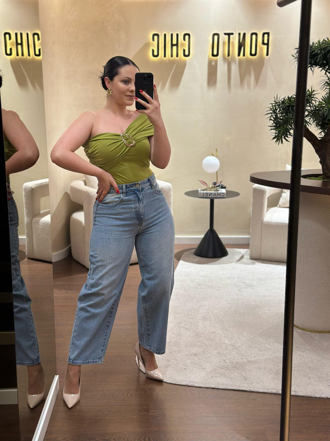 BODY VERDE COM FIVELA PONTO CHIC