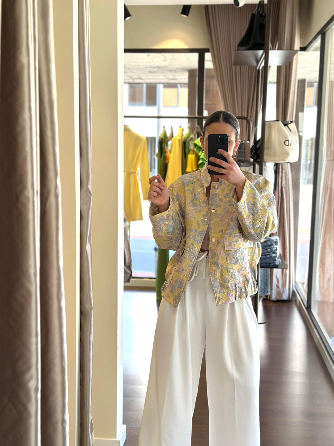 BOMBER ESTAMPADO AMARELO PONTO CHIC