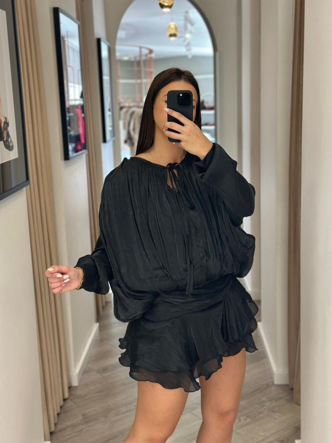 VESTIDO PRETO CURTO FRANZIDO PONTO CHIC
