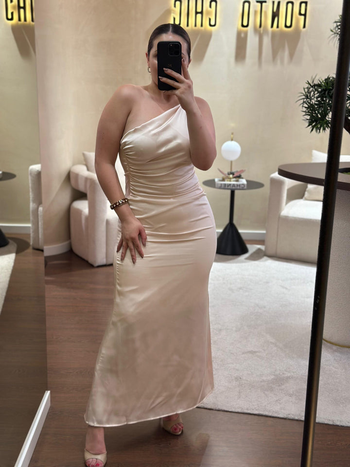 VESTIDO BEGE SÓ DE UM OMBRO PONTO CHIC