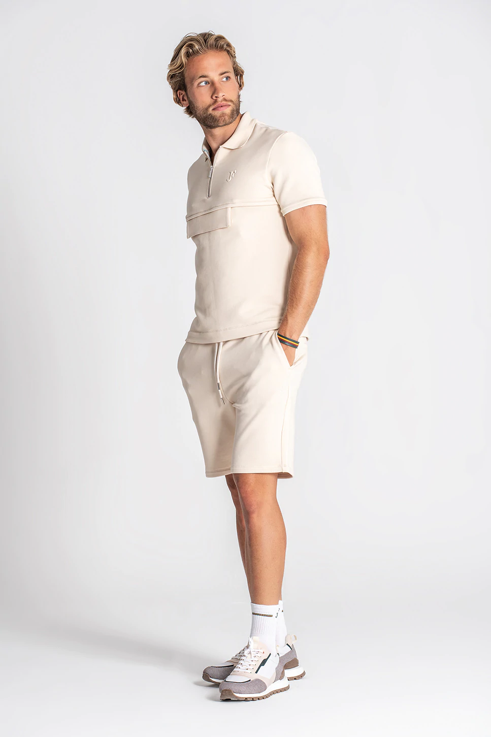 ANORAK BEGE COM FECHO FALCÃO JEF