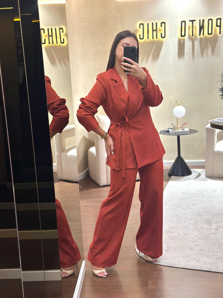 CONJUNTO BLAZER E CALÇA TERRACOTA PONTO CHIC