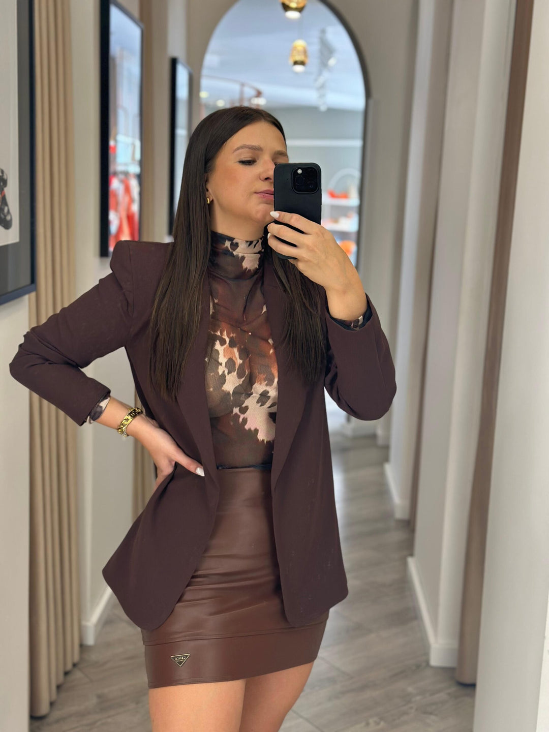 BLAZER CASTANHO LANÇA PERFUME