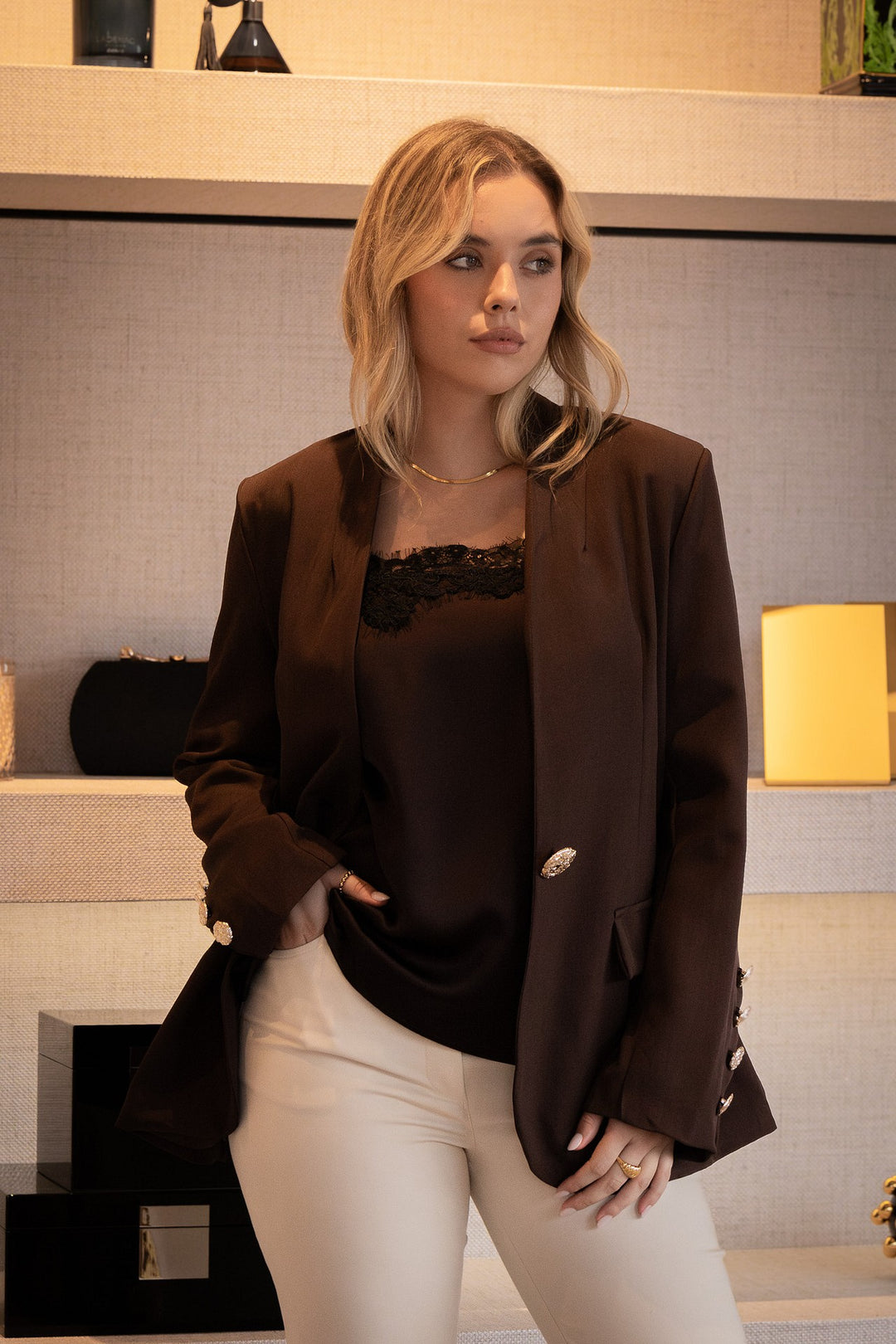 BLAZER CASTANHO COM BOTÕES DOURADOS PONTO CHIC