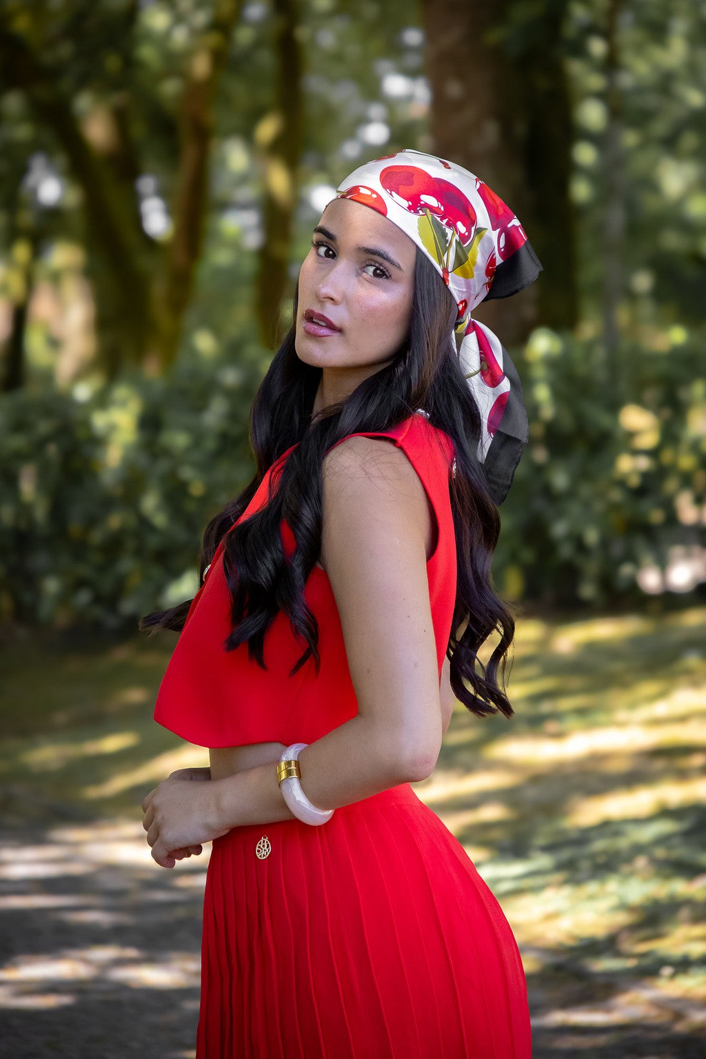 TOP VERMELHO COM BOTÕES DOURADOS SAHOCO