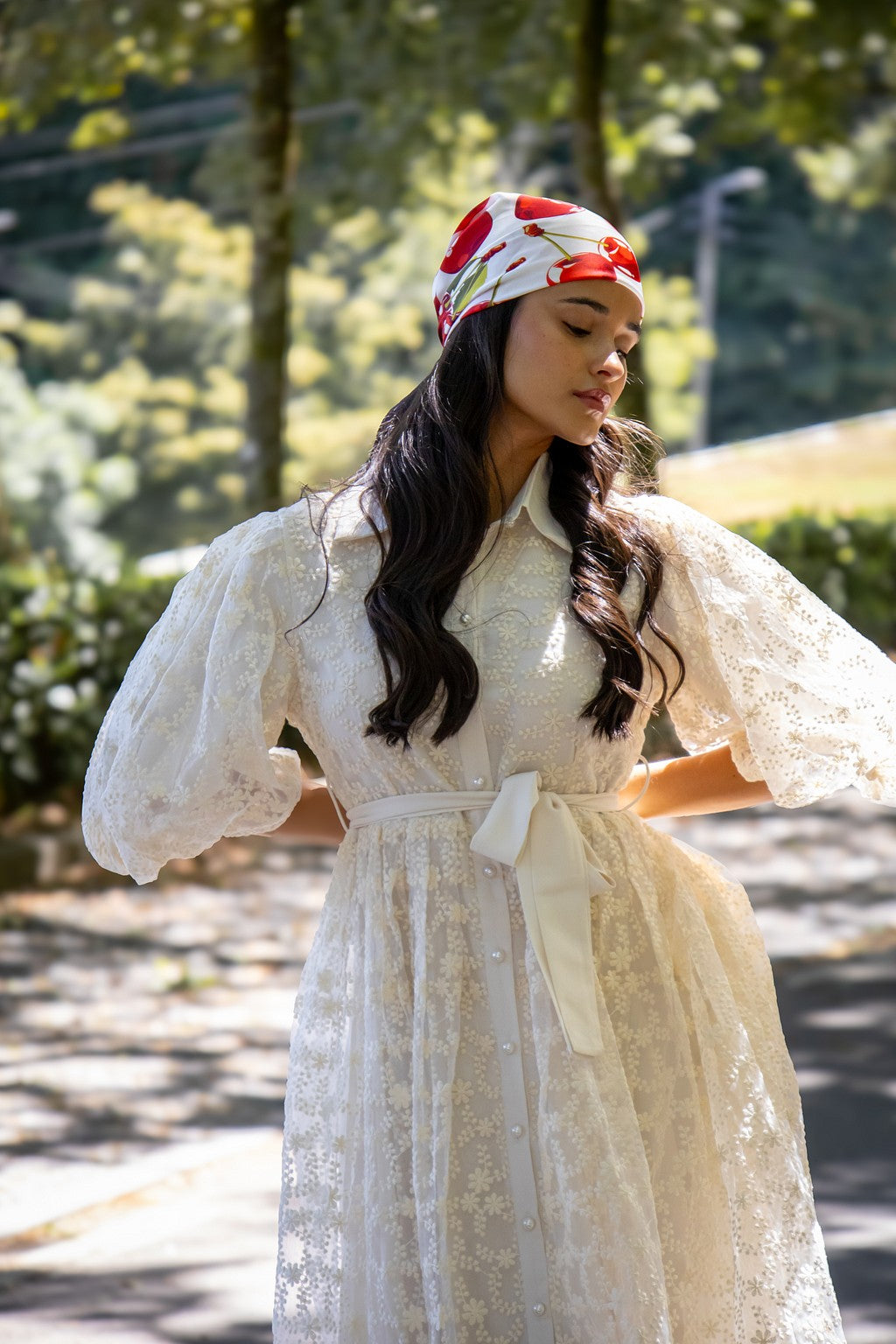 VESTIDO CAMSIEIRO BEGE EM TULE PONTO CHIC