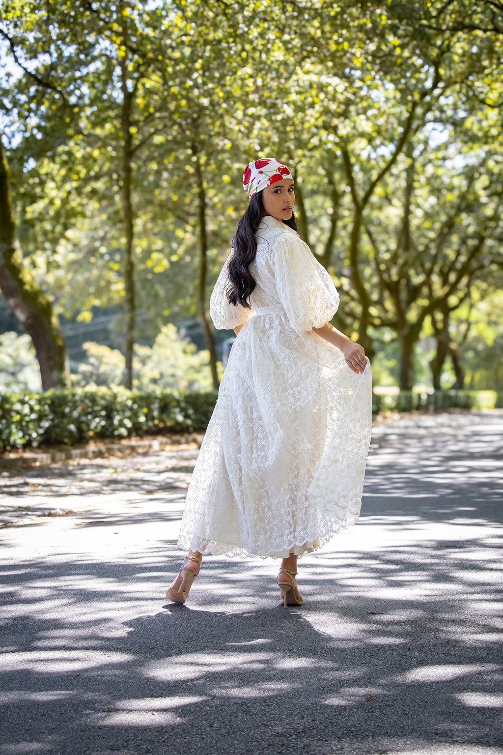 VESTIDO CAMSIEIRO BEGE EM TULE PONTO CHIC