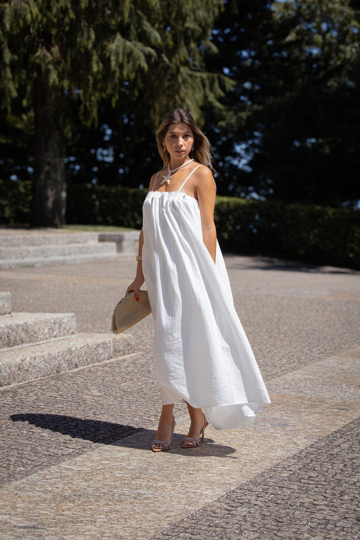 VESTIDO BRANCO FLUÍDO COM PREGAS PONTO CHIC