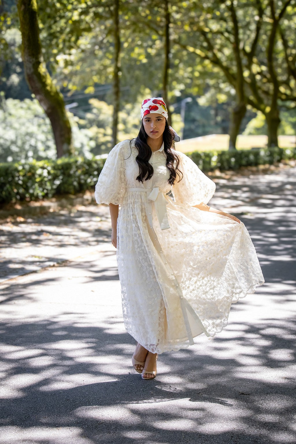 VESTIDO CAMSIEIRO BEGE EM TULE PONTO CHIC