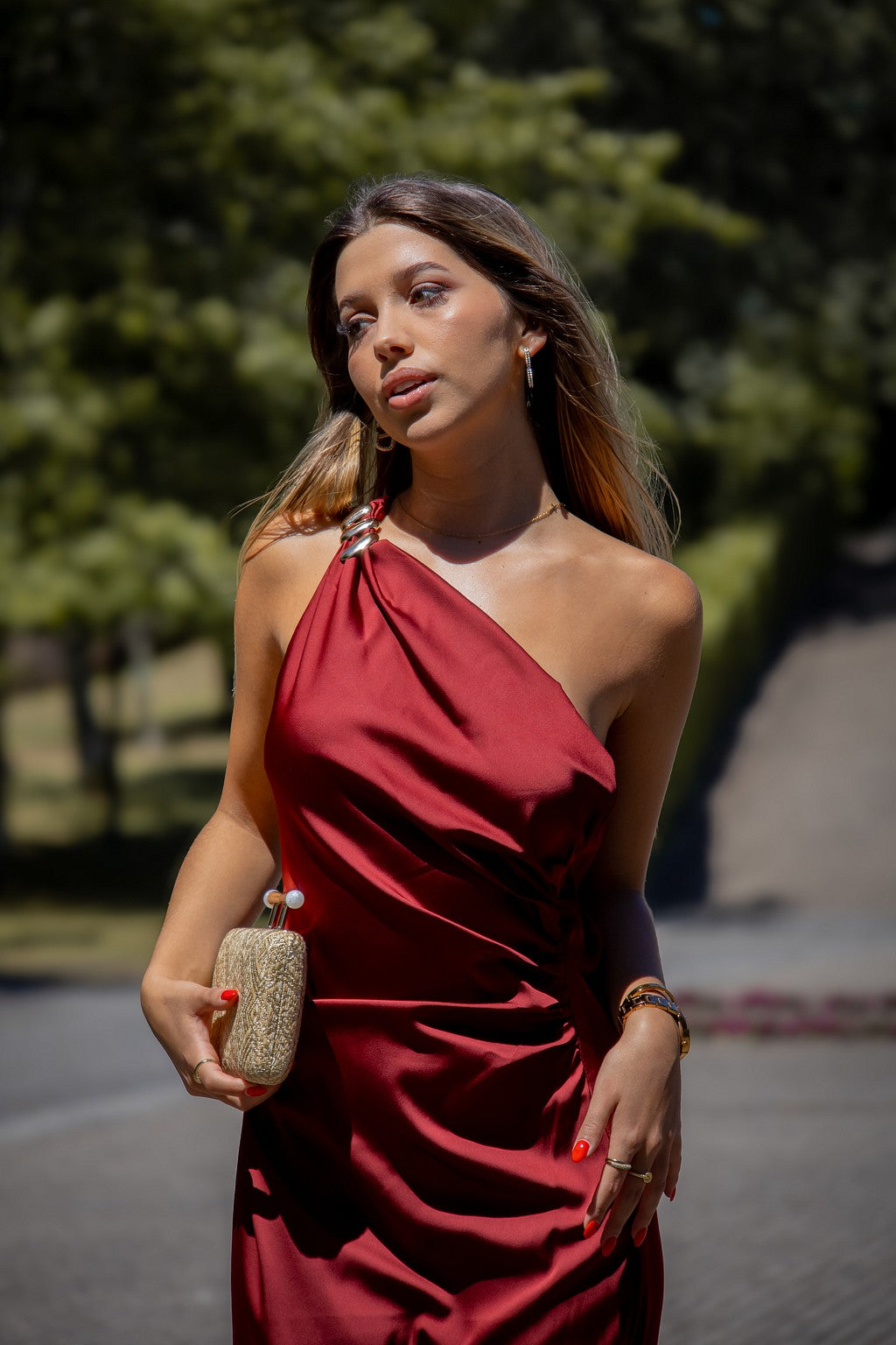 VESTIDO BORDO SÓ DE UM OMBRO PONTO CHIC