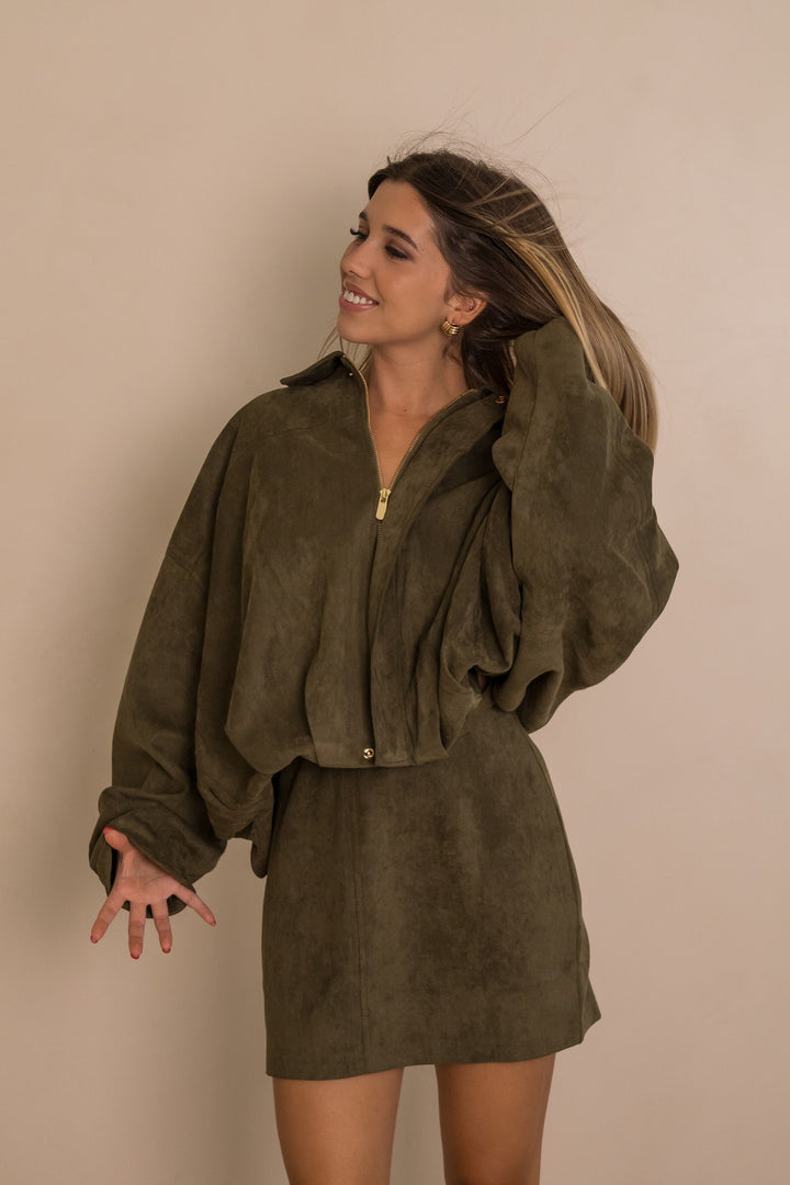 SAIA CURTA VERDE PONTO CHIC