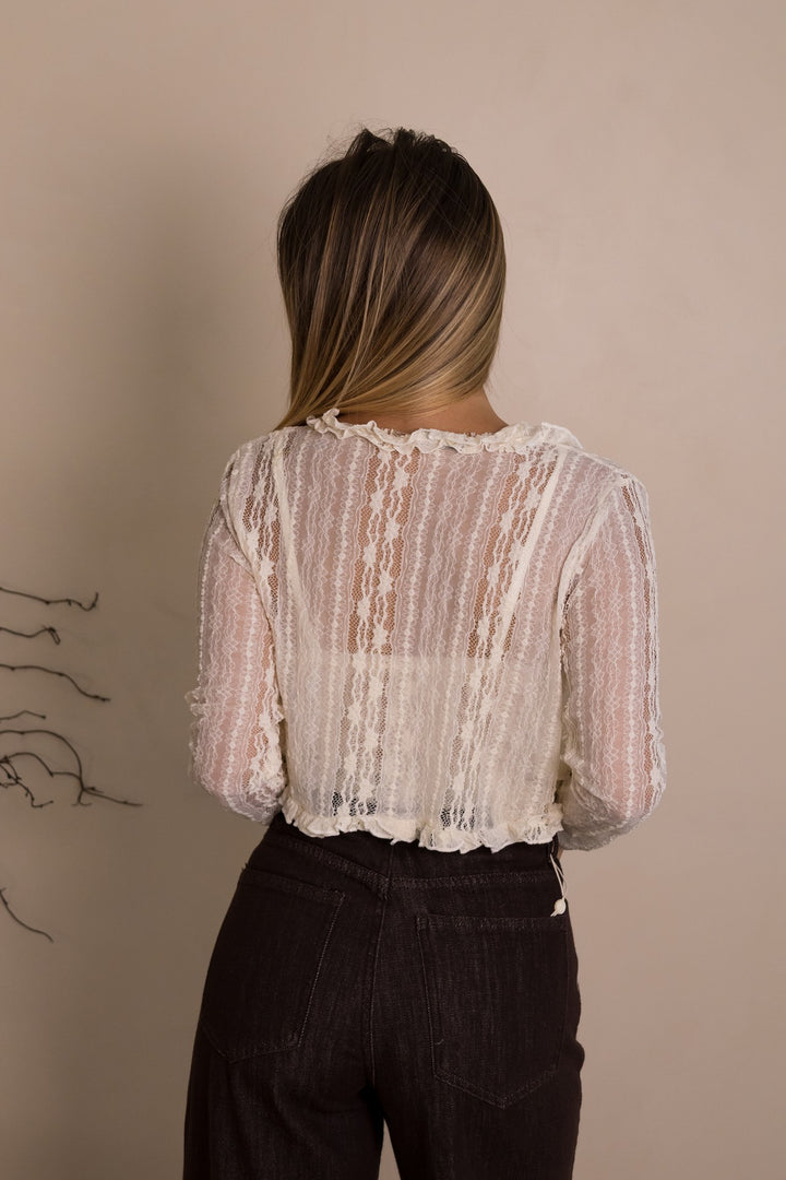 TOP RENDA CREME COM CARDIGAN PONTO CHIC