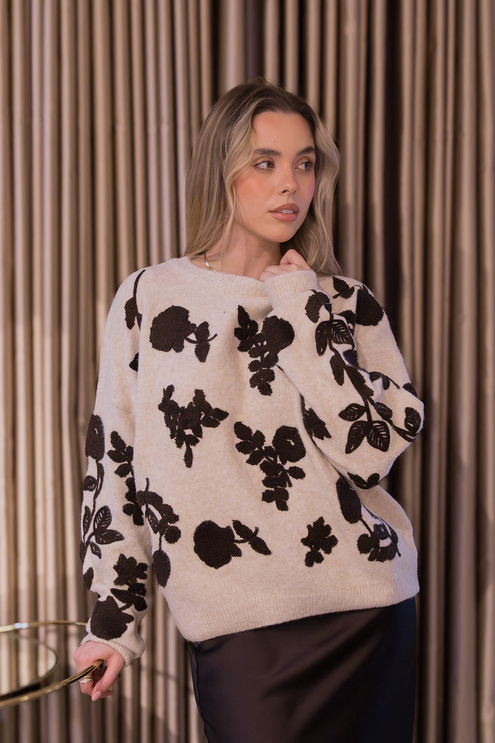 CAMISOLA BEGE COM FLORES PONTO CHIC