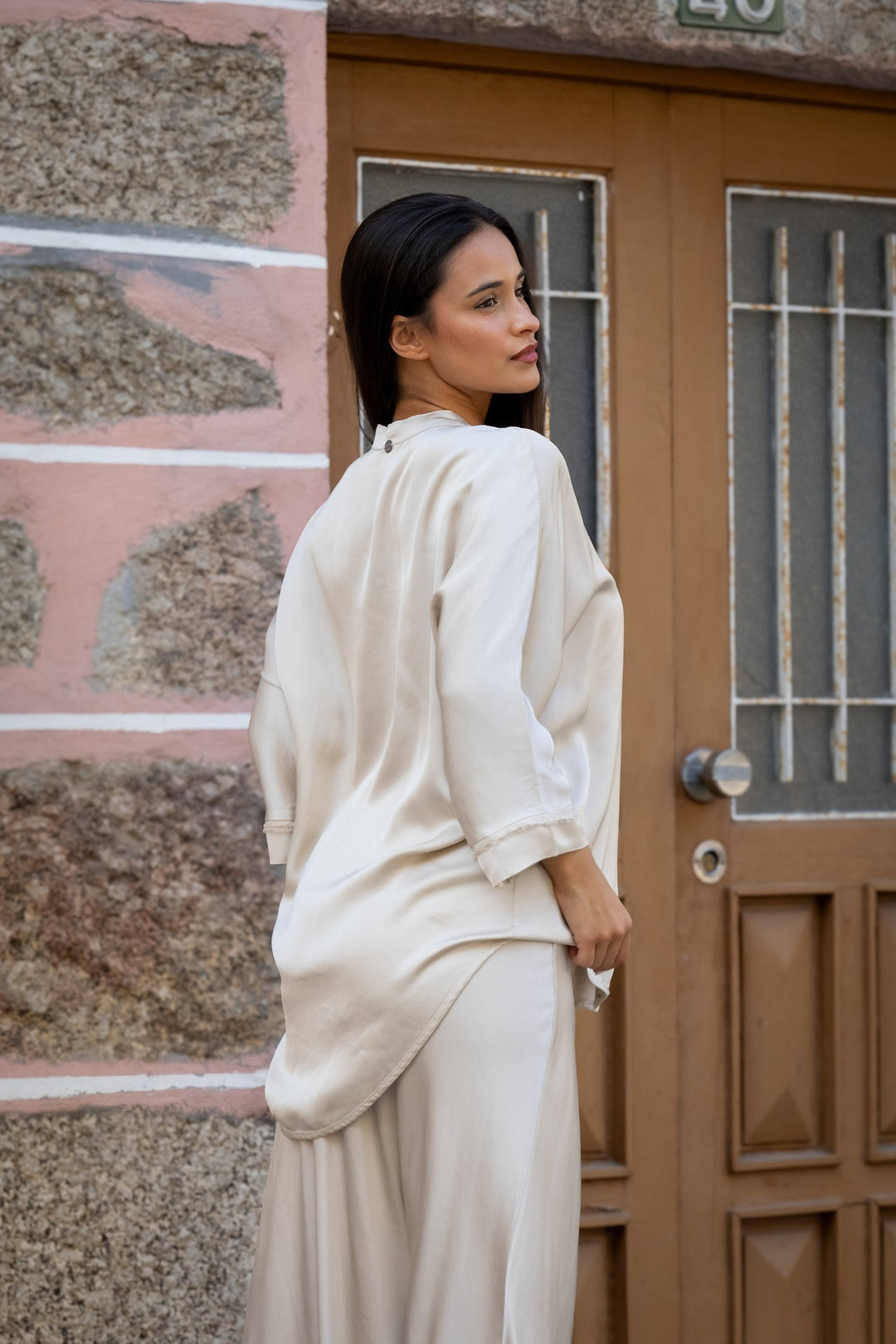 CAMISA TAUPE COM FRANJAS RUGA