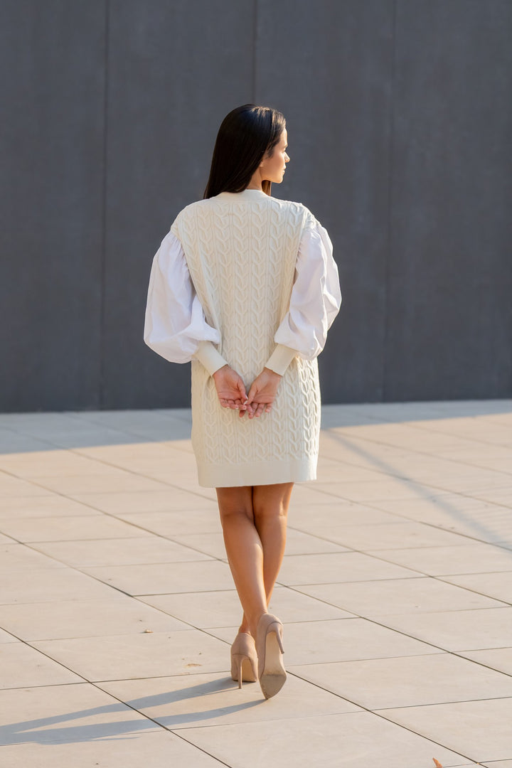 VESTIDO DE MALHA COM MANGA EM TECIDO RUGA