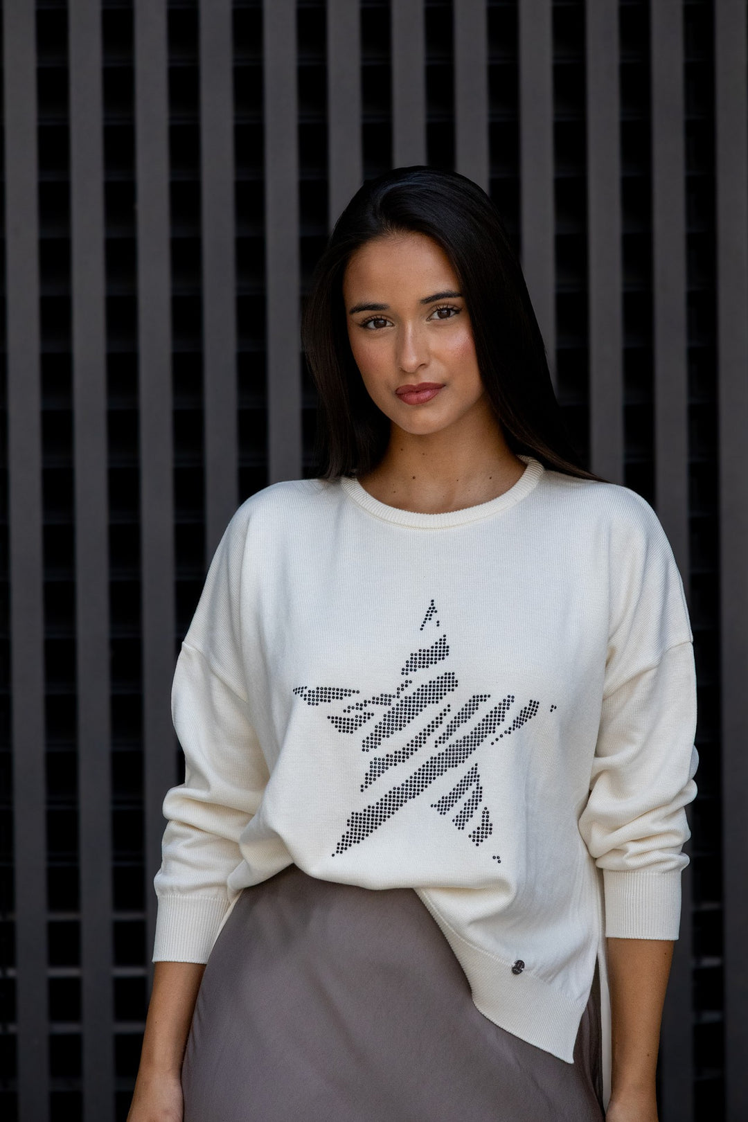 CAMISOLA OVERSIZED COM STRASS DE ESTRELA RUGA