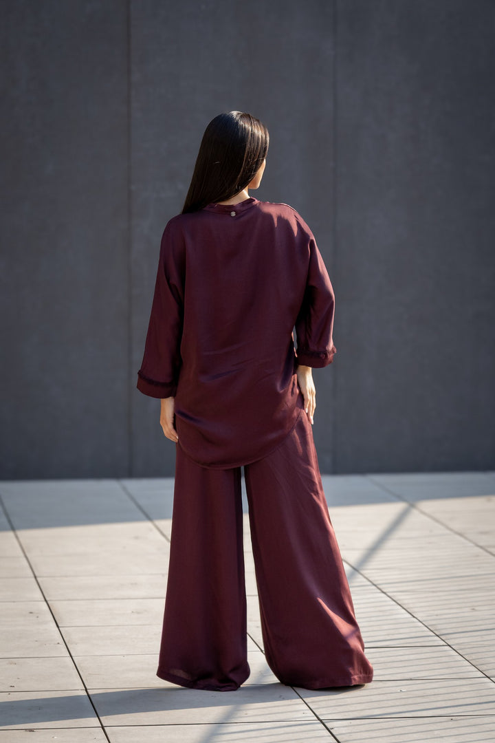 CALÇA BORGONHA COM ELÁSTICO RUGA