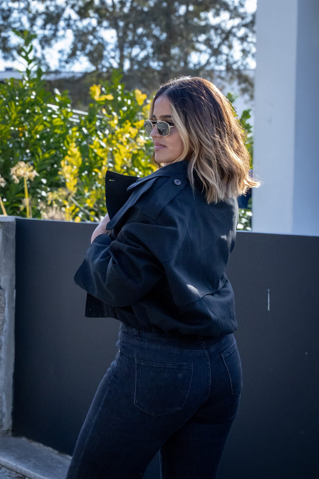 CASACO CURTO MILITAR PRETO PONTO CHIC