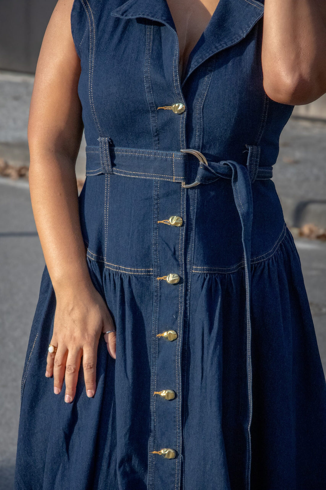 VESTIDO CAMISEIRO SEM MANGAS EM DENIM PONTO CHIC
