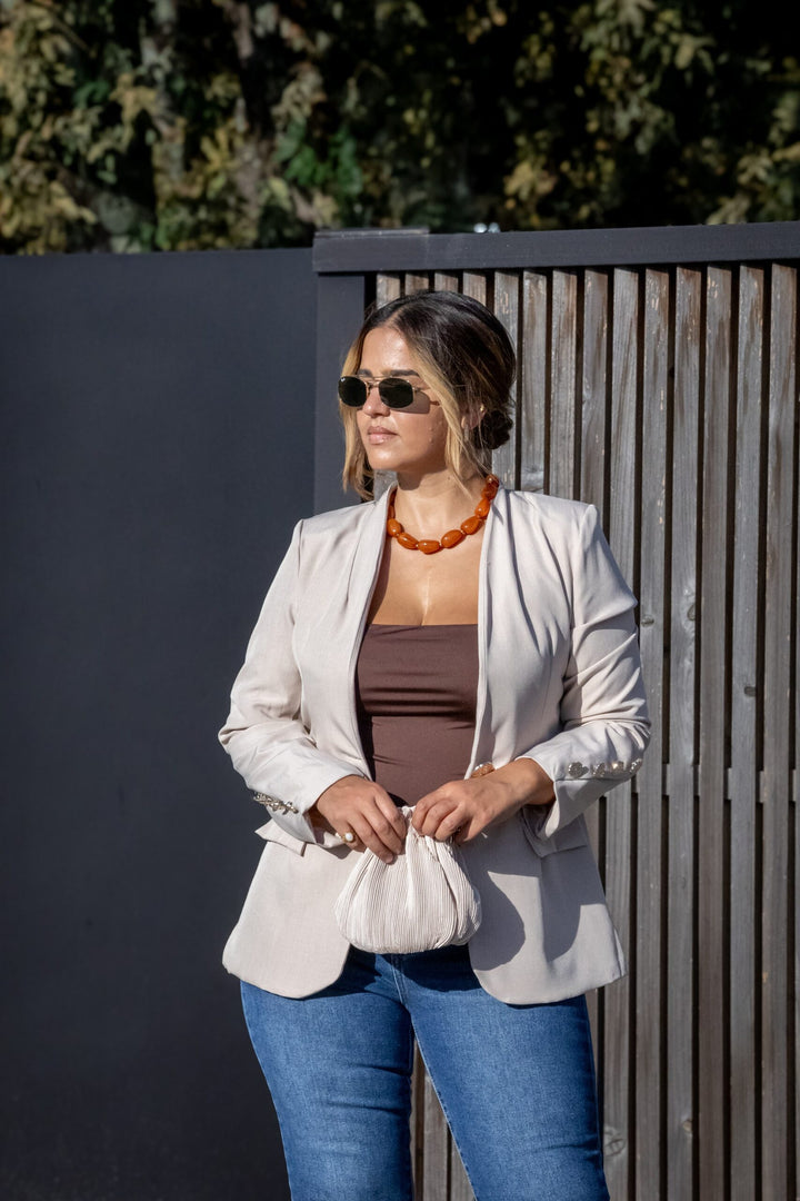 BLAZER BEGE COM BOTÕES DOURADOS PONTO CHIC
