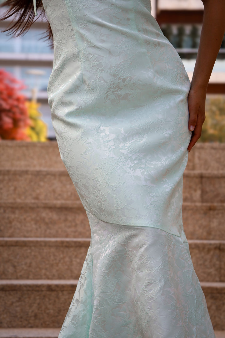 VESTIDO VERDE ÁGUA COM FOLHO PONTO CHIC