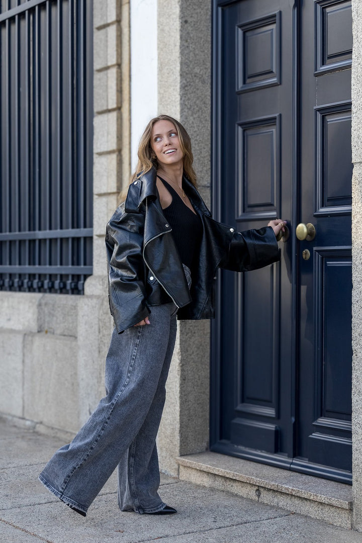 CALÇA JEANS WIDE LEG CINZA PONTO CHIC