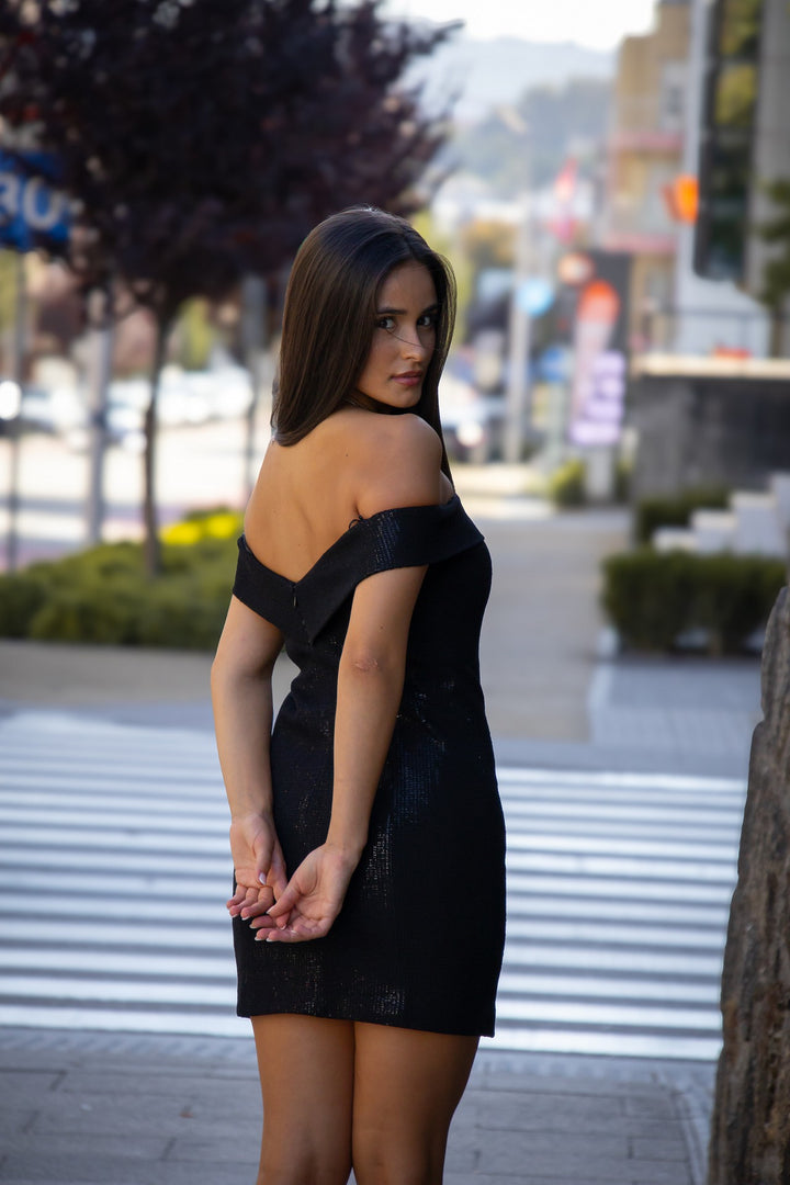 VESTIDO PRETO COM BRILHO CAI-CAI ELEH