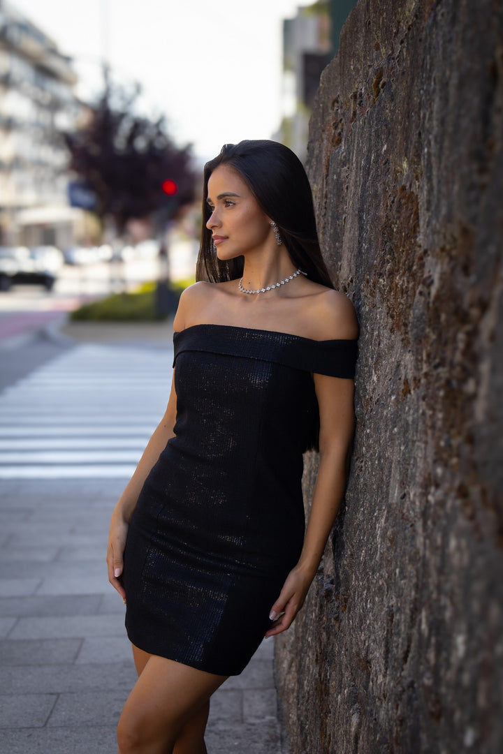 VESTIDO PRETO COM BRILHO CAI-CAI ELEH