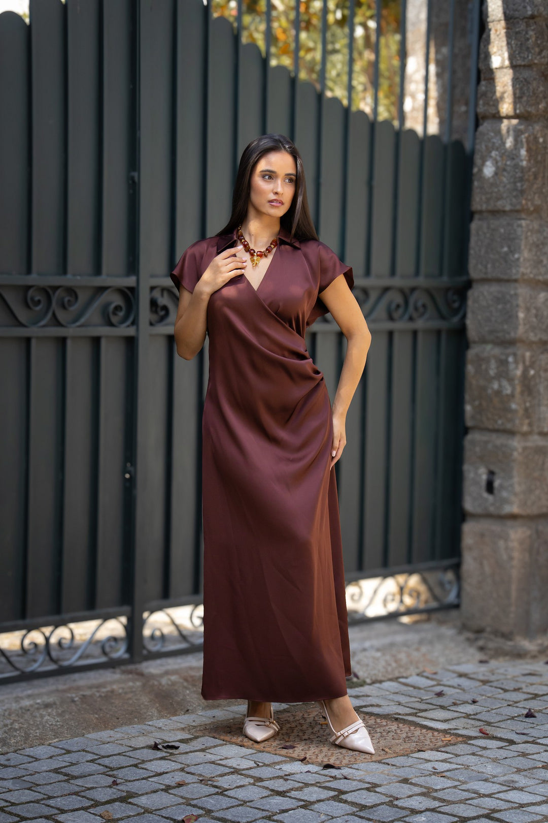 VESTIDO ACETINADO CASTANHO RINASCIMENTO