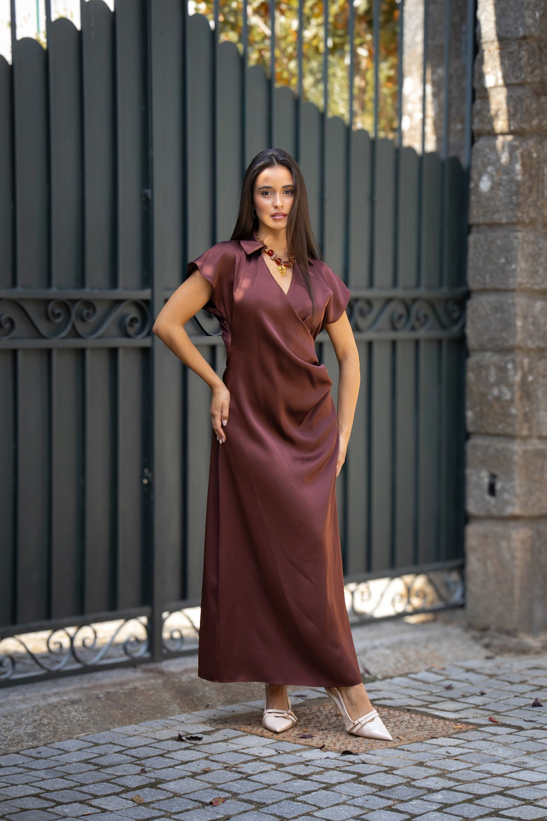 VESTIDO ACETINADO CASTANHO RINASCIMENTO