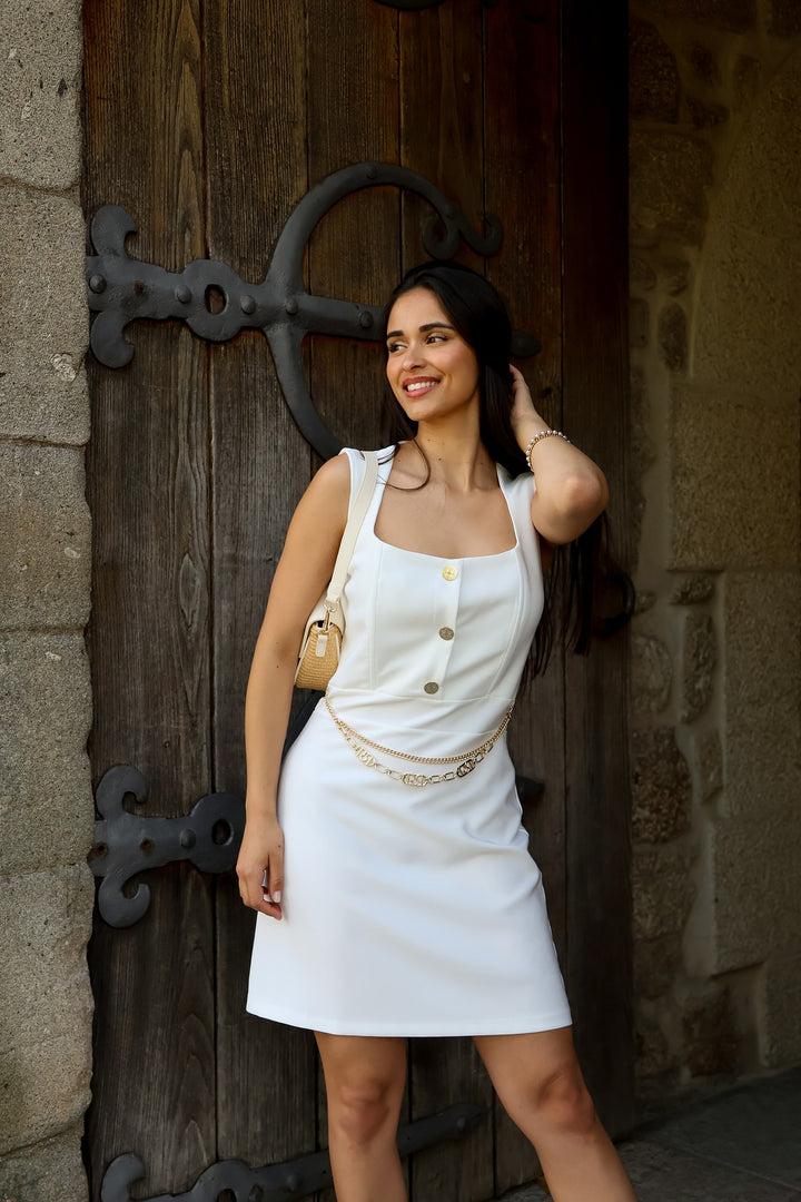 VESTIDO BRANCO COM DETALHES DOURADOS RINASCIMENTO