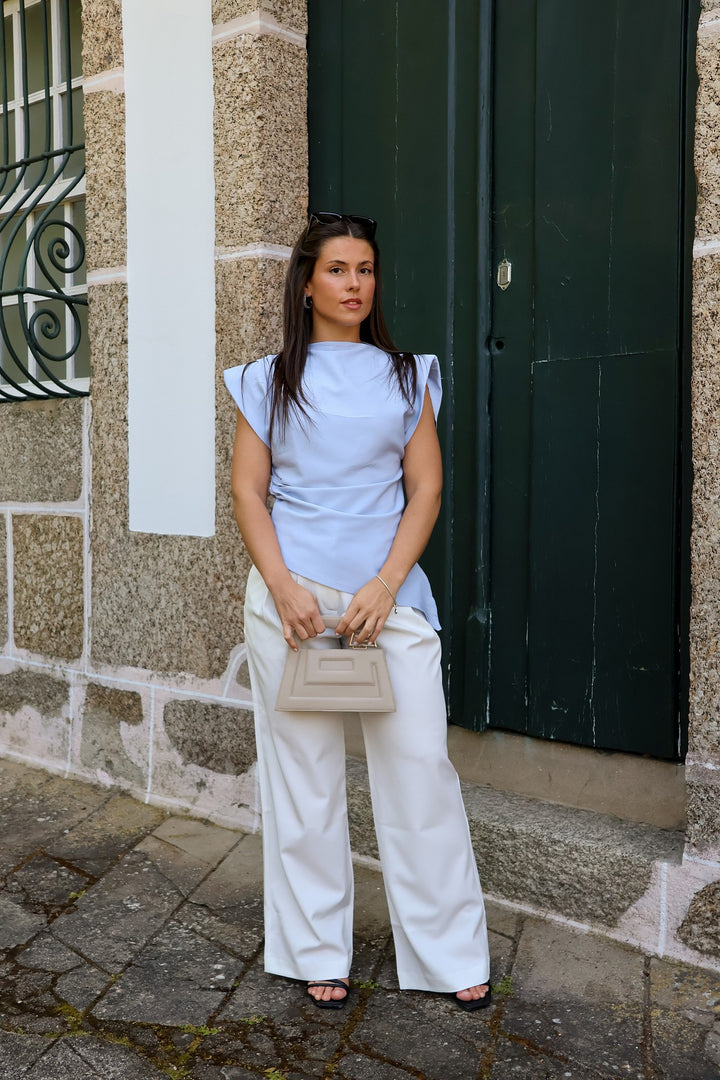 PANTALONA BRANCA COM PREGAS PONTO CHIC