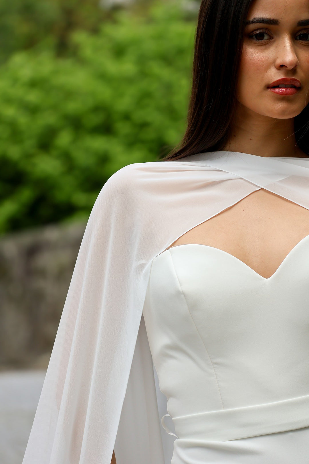 VESTIDO BRANCO COMPRIDO COM LENÇO PONTO CHIC