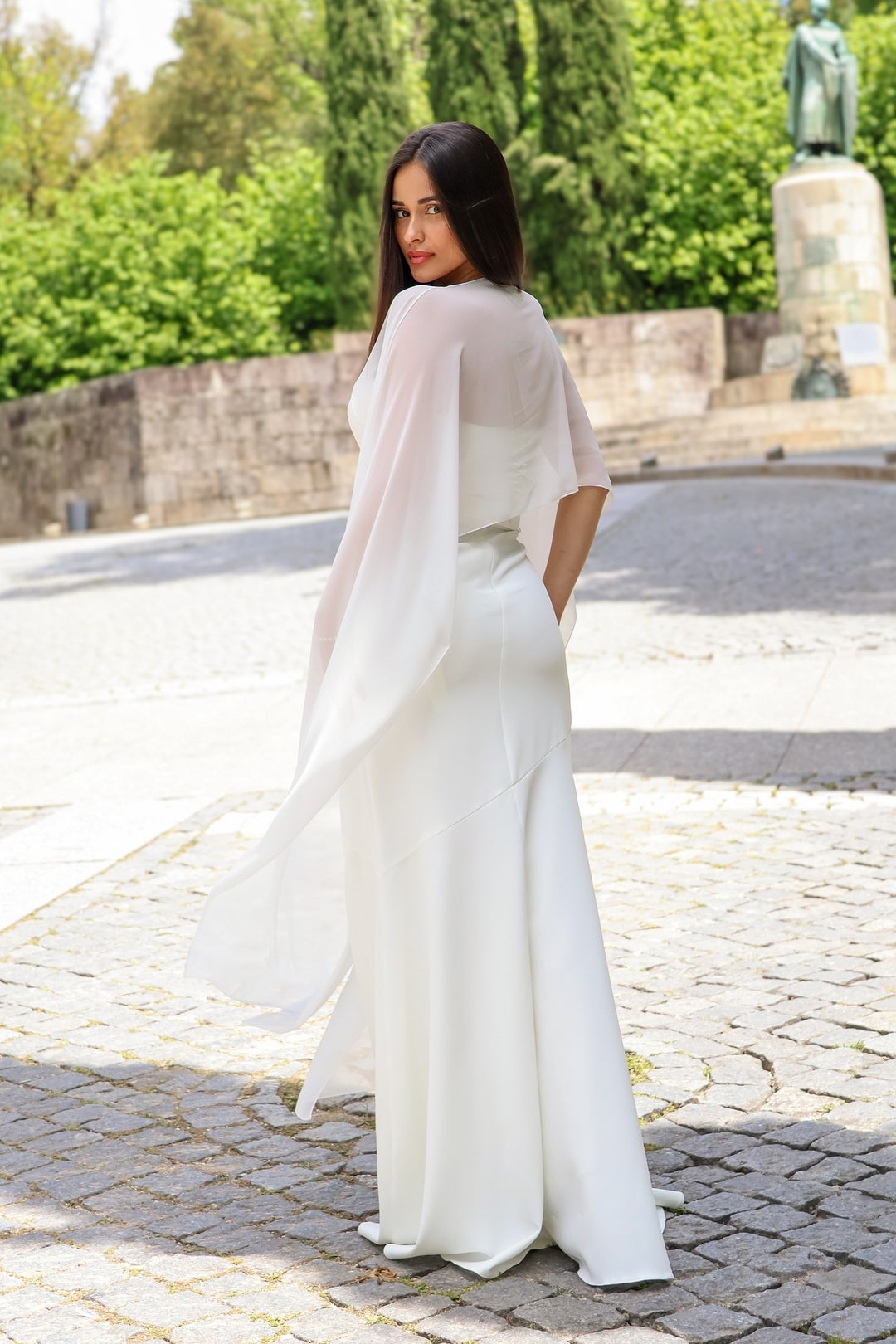 VESTIDO BRANCO COMPRIDO COM LENÇO PONTO CHIC