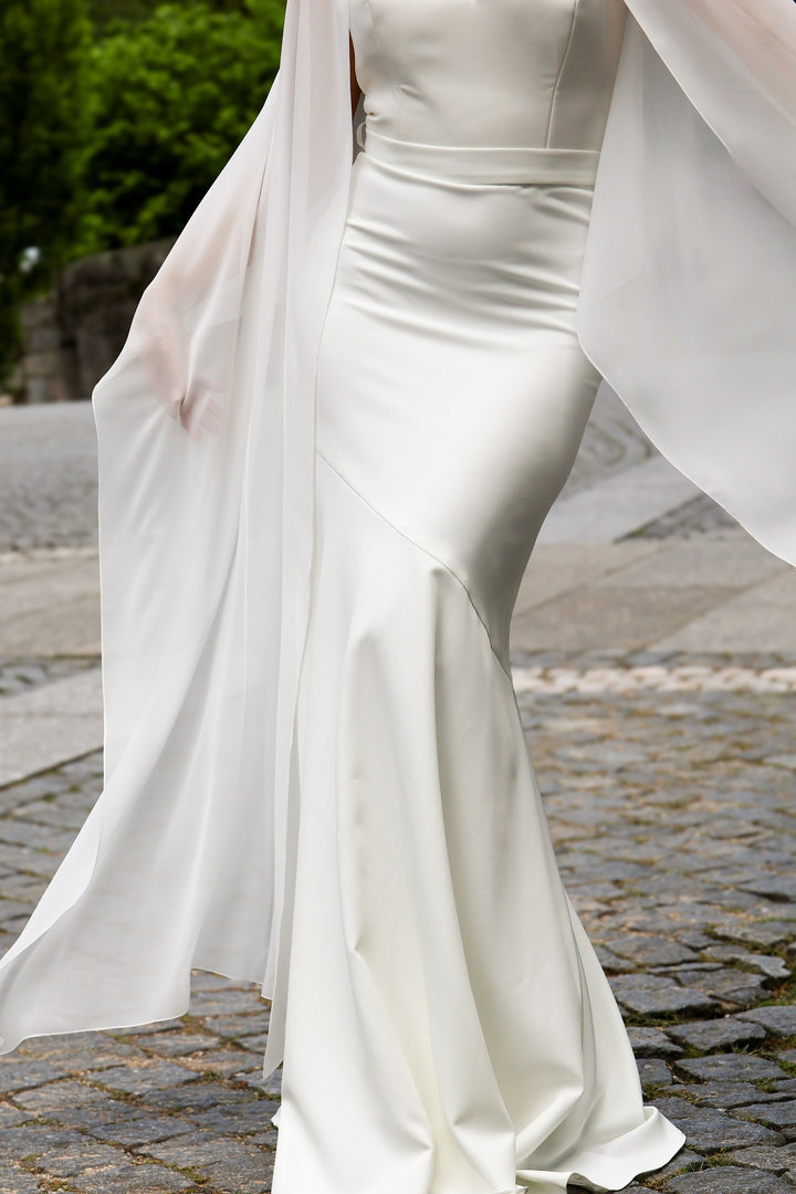 VESTIDO BRANCO COMPRIDO COM LENÇO PONTO CHIC