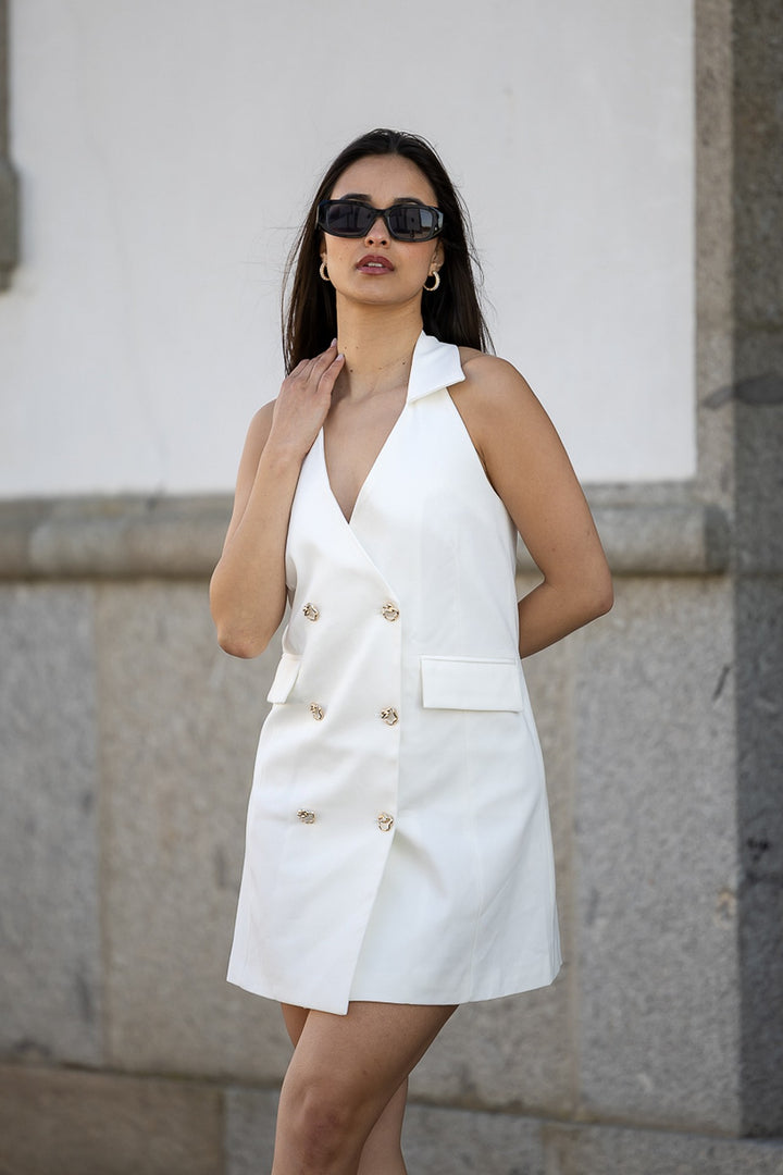 VESTIDO CURTO BRANCO COM BOTÕES NA FRENTE PONTO CHIC