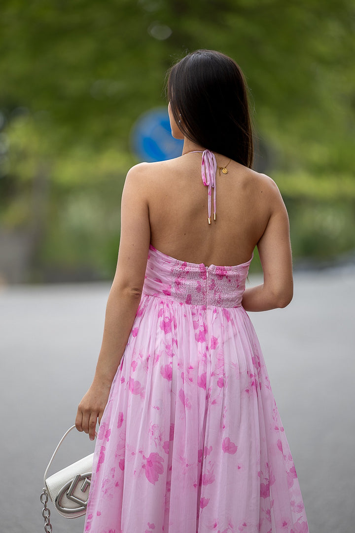 VESTIDO COM ESTAMPA LEVE ROSA PONTO CHIC
