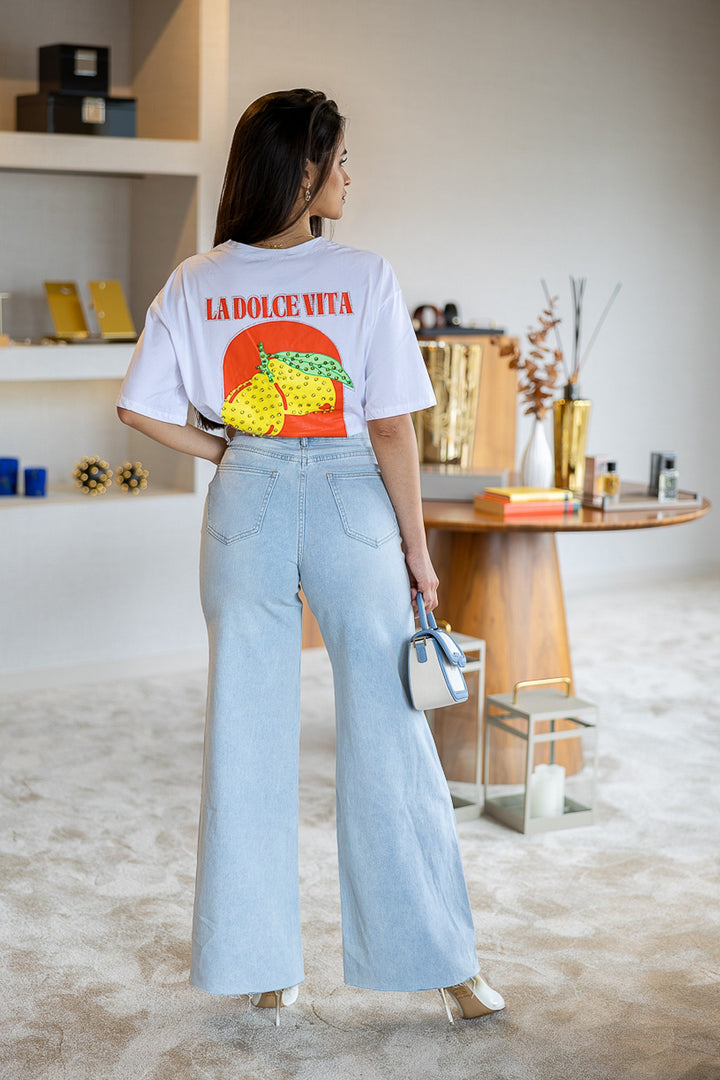 T-SHIRT BRANCA COM ESTAMPADO DOLCE VITA PONTO CHIC