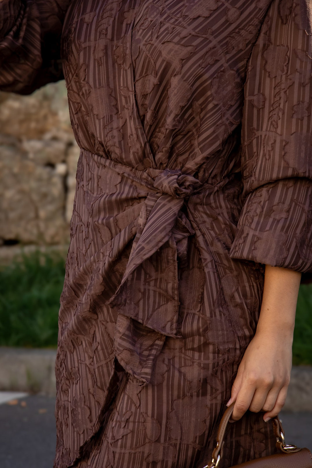 VESTIDO CASTANHO TEXTURADO PONTO CHIC